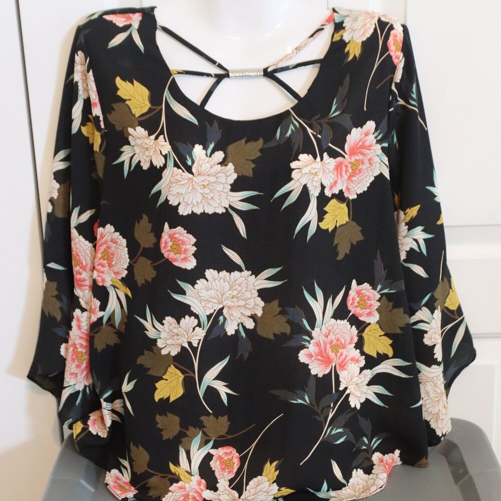 C Est 1946 Black Flowy Lightweight Floral Blouse Size Large Bell Sleeve Strappy